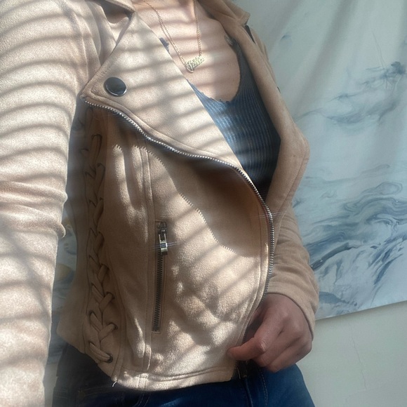 Suede Crop Vest - Picture 3 of 5